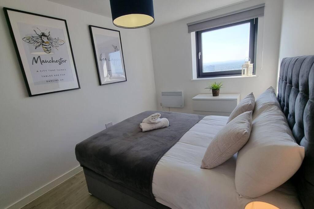 2 Bedroom Penthouse Manchester Exterior photo